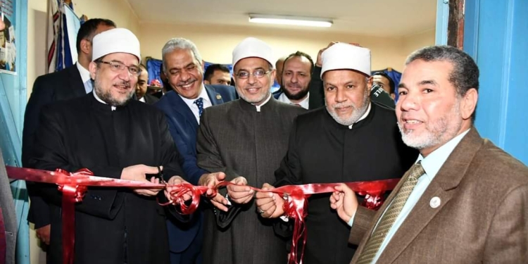 رئيس جامعة الأزهر ووزير الأوقاف يفتتحان معرض الكتاب بكلية الدراسات الإسلامية والعربية بتخفيضات كبيرة