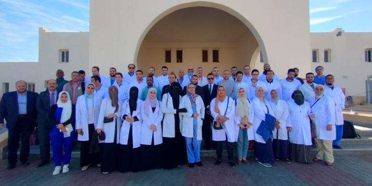 ﻿قافلة الأزهر الشريف ترسم البسمة على وجوه مواطني حلايب وشلاتين