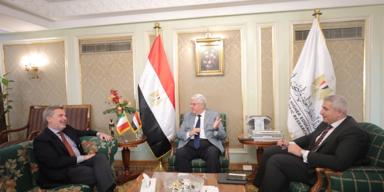 وزير التعليم العالي يبحث التعاون العلمي مع إيطاليا