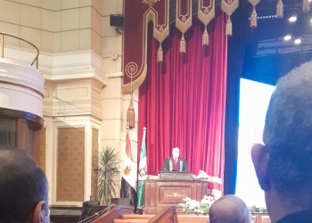 نائب رئيس جامعة القاهرة: 250 ألف مستفيد من خدمات قوافل الجامعة