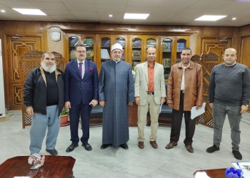 ﻿رئيس جامعة الأزهر يبحث مقترحات التطوير لتيسير متطلبات الطلاب الوافدين