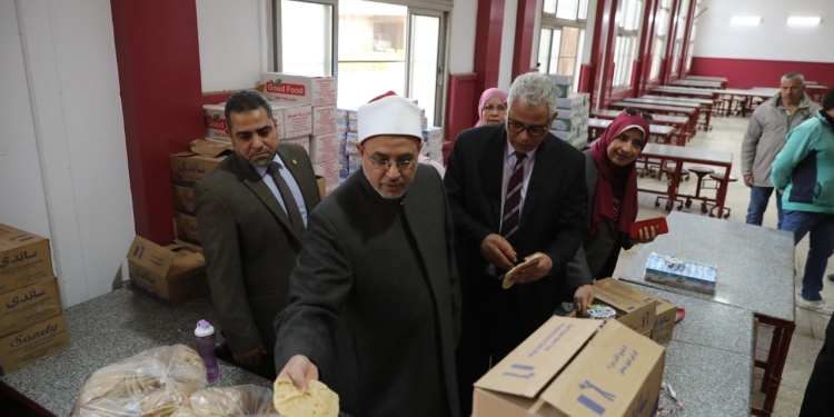 رئيس جامعة الأزهر يتفقد المدينة الجامعية للطالبات ويؤكد: خدمة طلاب العلم شرفٌ كبيرٌ