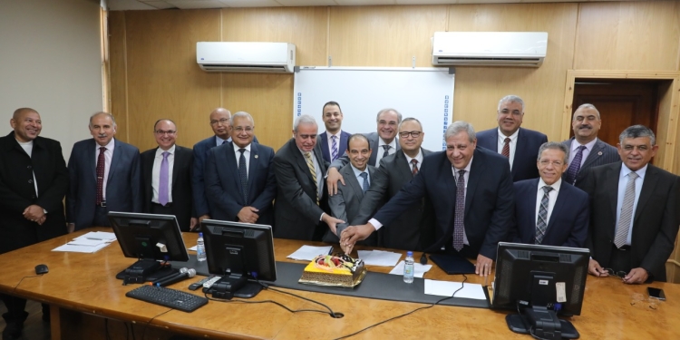 مجلس كلية طب الأزهر يحتفي بحصول الكلية على شهادة تجديد الاعتماد