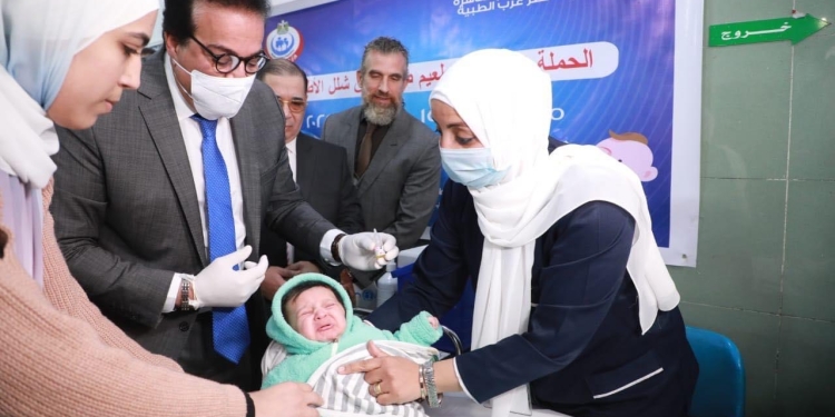 وزير الصحة يطلق الحملة القومية للتطعيم ضد مرض شلل الأطفال