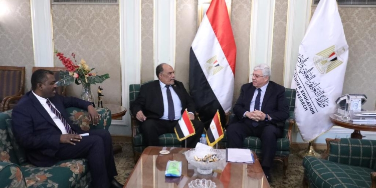 وزير التعليم العالي: 200 منحة للطلاب السودانين في الجامعات المصرية