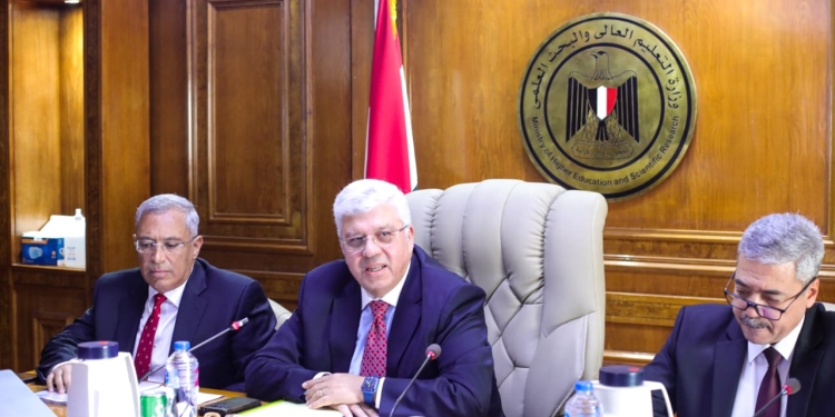 هيئة تمويل العلوم تطلق 3 مبادرات وطنية و11 دولية لتمويل مشروعات بحثية تطبيقية للتعاون مع الصناعة