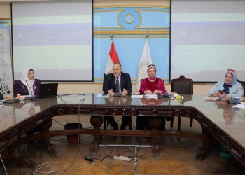 التعليم تناقش حوكمة المدارس الرسمية لغات والمتميزة لغات مع مديريها