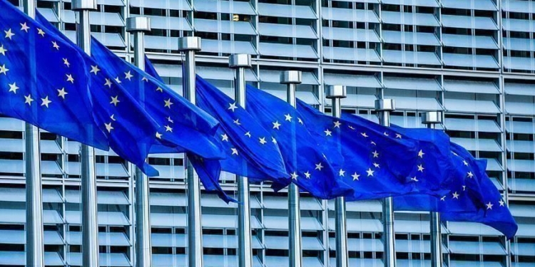 ب 3 ميزات ... فرصة للتطوع في في مجال الإذاعة وتحرير البرامج في المجر