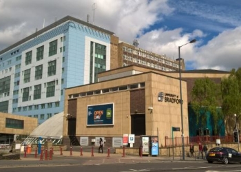 جامعة برادفورد البريطانية تقدم منح دراسية في مجال الإنشاءات وإدارة المشاريع