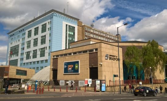 جامعة برادفورد البريطانية تقدم منح دراسية في مجال الإنشاءات وإدارة المشاريع