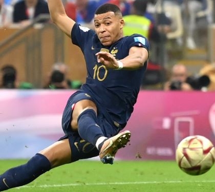 تقارير: مبابي وعد مشجعي باريس سان جيرمان بالبقاء