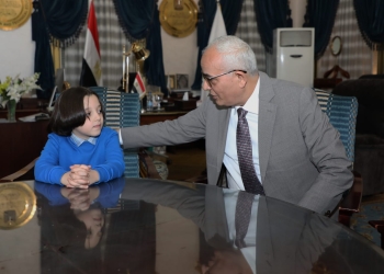 حكاية عمر زكي.. طفل مصري يحصل على المركز الأول عالميًا بمسابقة الحساب الذهني ووزير التعليم يكرمه