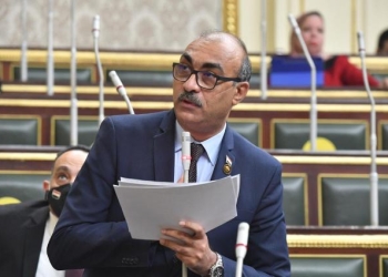 «برلماني» لوزير التعليم: أين حقوق العاملين على الصناديق الخاصة؟