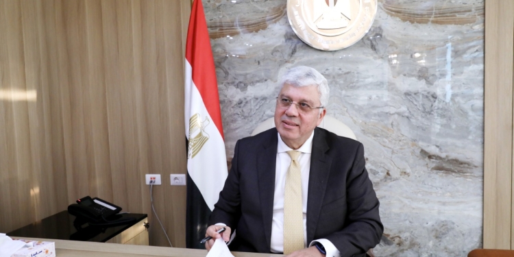 الدكتور أيمن عاشور وزير التعليم العالي والبحث العلمي