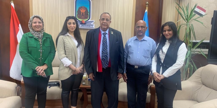 رئيس جامعة الأقصر يلتقى وفد الطلاب الوافدين