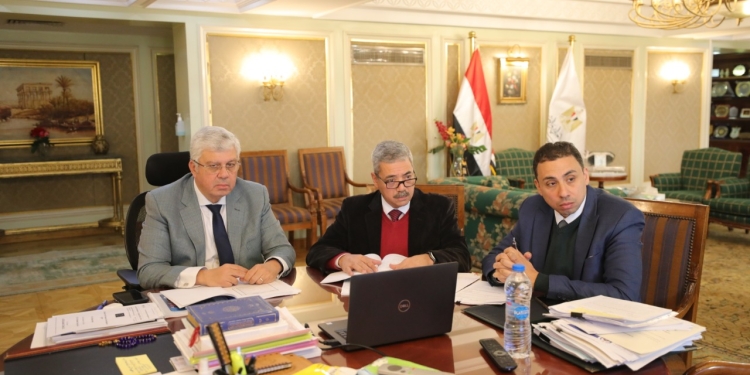 وزير التعليم العالي يرأس اجتماع مجلس إدارة المعهد القومي للبحوث الفلكية والجيوفيزيقية
