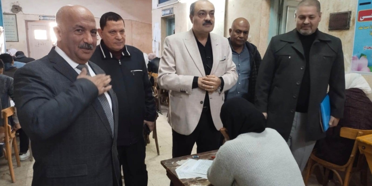 نائب رئيس جامعة الزقازيق يتفقد امتحانات الفصل الأول بكلية الزراعة