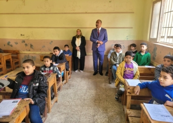 محافظ المنوفية يتفقد لجان بشبين الكوم للاطمئنان علي انتظام سير الامتحانات 