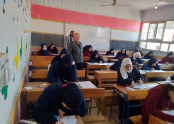 أول تعليق من التعليم على خناقة طلاب مدرستين بالطوب خلال امتحانات الإعدادية بالجيزة