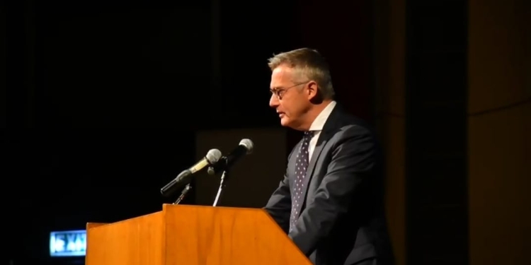 كريستان ديرن مدير المدرسة الالمانيةب الدقى