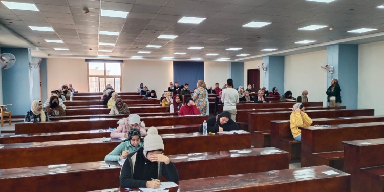 امتحانات الفصل الدراسي الأول