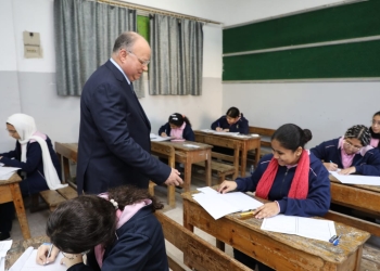 محافظ القاهرة يتفقد لجان امتحانات الشهادة الإعدادية ويوجه رسالة للأهالي