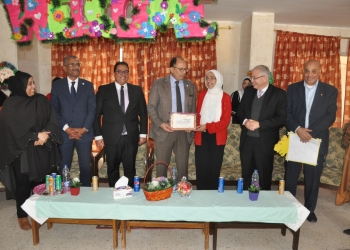 رئيس جامعة حلوان يفتتح المعرض السنوي الخيري لطلاب المدن الجامعية