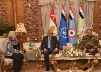 وفد من جامعة أسيوط فى زيارة  لتهنئة قيادة المنطقة الجنوبية العسكرية بمناسبة عيد الميلاد المجيد