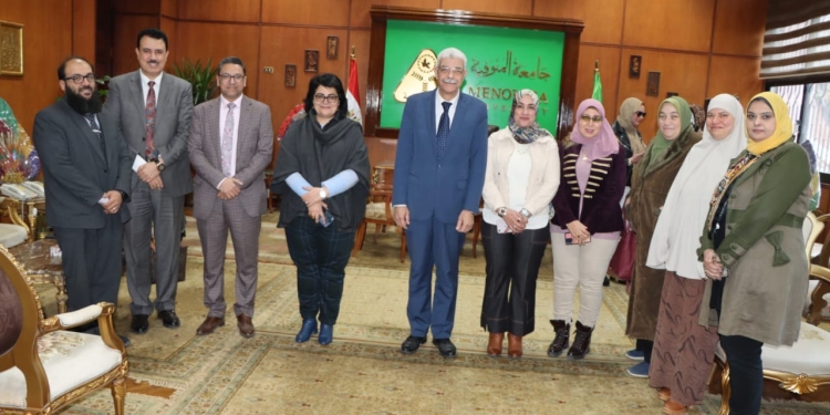 رئيس جامعة المنوفية يتابع أعمال لجنة التميز الحكومى ومركز القياس والتقويم