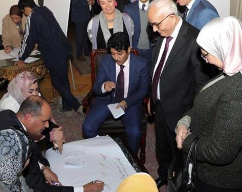 التعليم: تطوير المناهج الرقمية للطلاب الصم والبكم لمساعدتهم على التحصيل الدراسي