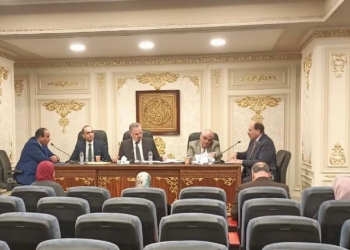 جامعة سوهاج تناقش اقتراح لإنشاء مدرسة للتمريض بالمستشفى الجامعي