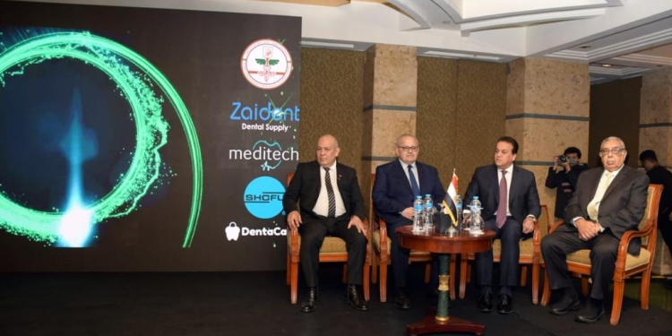 رئيس جامعة القاهرة ووزير الصحة يفتتحان المؤتمر العلمي الدولي "نحو طب الأسنان الرقمي والأخضر"