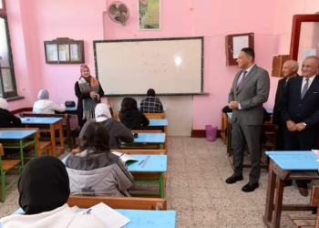 رغم تداوله على تليجرام.. محافظ الدقهلية يشيد بهدوء امتحانات الإعدادية