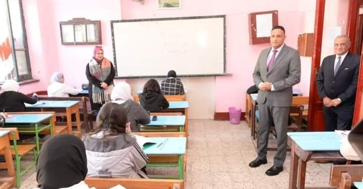 موعد تسليم بيانات طلاب أولى وثانية ثانوي المتقدمين للامتحانات الإلكترونية