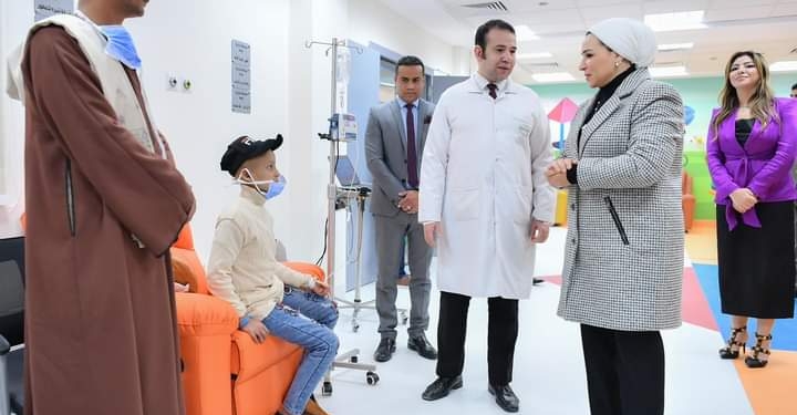 انتصار السيسي تزور مستشفى شفاء الأورمان لعلاج سرطان الأطفال «صور»