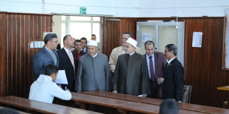 رئيس جامعة الأزهر ونائب الوجه البحري يتفقدان امتحانات التخلف بأصول الدين المنوفية