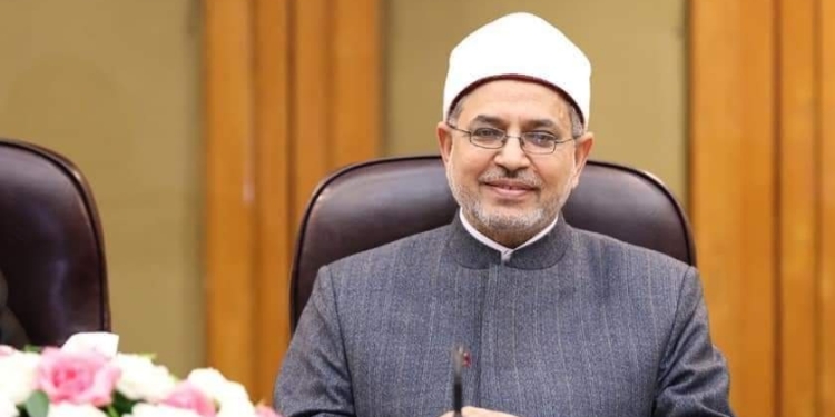 رئيس جامعة الأزهر يهنئ الدكتور كريم همام بتجديد ندبه مديرًا لمعهد إعداد القادة