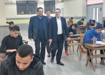 ﻿نائب رئيس جامعة الأزهر لشئون التعليم والطلاب يتفقد لجان امتحانات كلية العلوم