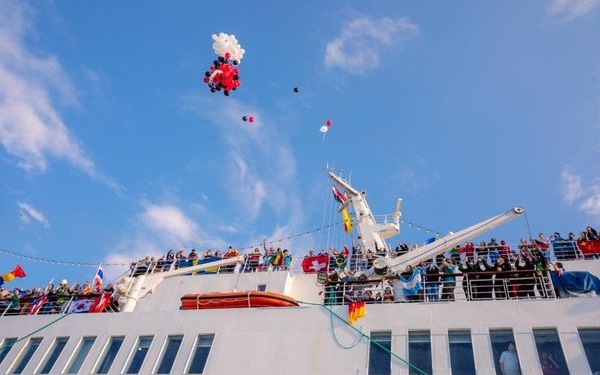 سفينة الكتب «لوجوس هوب» بميناء بورسعيد السياحي تستقبل ٦٠٠٠ زائر في يومها الأول