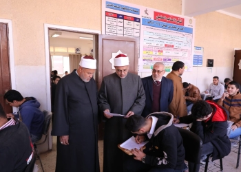 ﻿رئيس جامعة الأزهر يتفقد امتحانات كليات القرآن الكريم والشريعة والقانون بطنطا