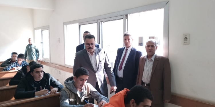 ﻿نائب رئيس جامعة الأزهر يتفقد لجان كلية الإعلام ويؤكد التزام الكلية والطلاب بالضوابط الامتحانية