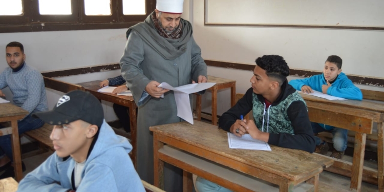 ﻿الشرقية الأزهرية تختتم امتحانات النقل الثانوي للفصل الدراسي الأول دون شكاوى أو صعوبات