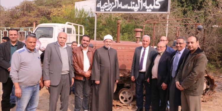 رئيس جامعة الأزهر يتفقد كلية الهندسة الزراعية ويشيد بأعمال التطوير ورفع الكفاءة بها