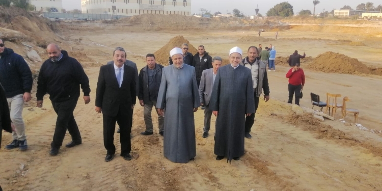 رئيس جامعة الأزهر يتابع أعمال الحفر بالمنشآت الجديدة بحرم الجامعة بمدينة نصر