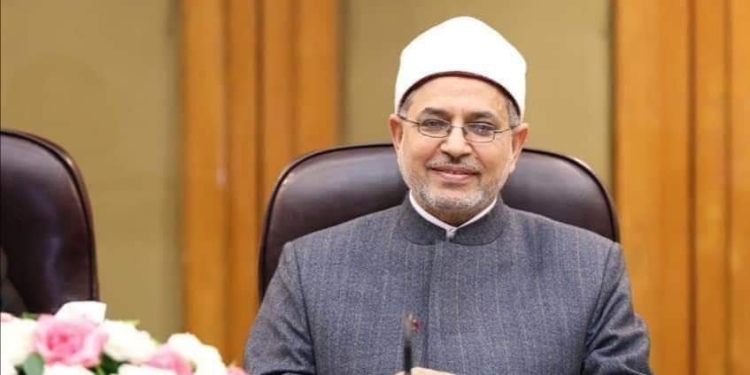 رئيس جامعة الأزهر يشكر الكليات لالتزامها بتطبيق الضوابط، ويشدد على الإسراع في إعلان النتائج