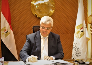 الدكتور أيمن عاشور وزير التعليم العالي والبحث العلمي