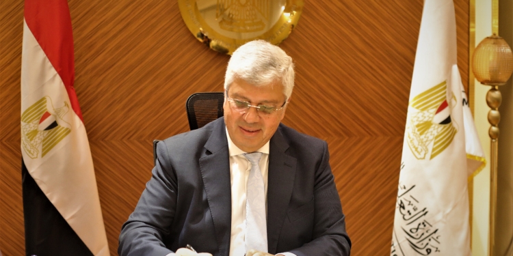 الدكتور أيمن عاشور وزير التعليم العالي والبحث العلمي
