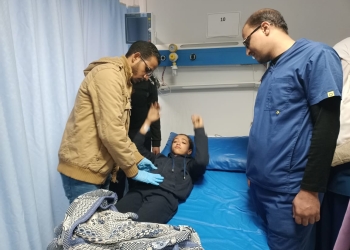 المستشفي الجامعي بأسوان يقدم الرعاية الطبية للمصابين في حادث طلاب المدرسة التجريبية