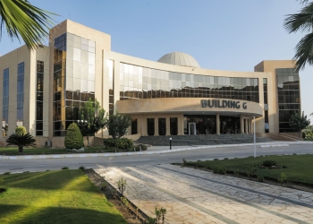 جامعة سيناء: فتح باب القبول بالفصل الثاني و77% للأسنان و73% للصيدلة و66% للهندسة