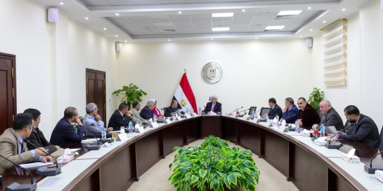 وزير التعليم العالي يوجه رؤساء الجامعات التكنولوجية بالتوسع في إقامة شراكات مع جهات دولية